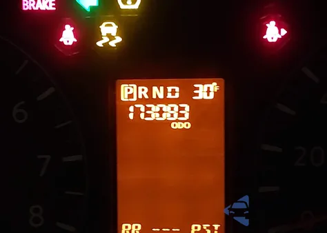 2013 Nissan Nv Cargo Nv2500 Hd S V6 z USA, uszkodzony, nr VIN 1N6BF0KY0DN102074